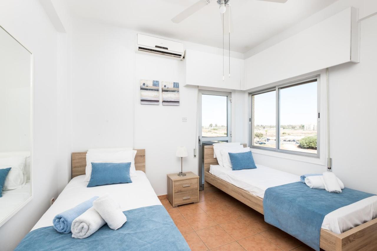 Apollon Sea View Beachfront Ap 302 Larnaca Extérieur photo